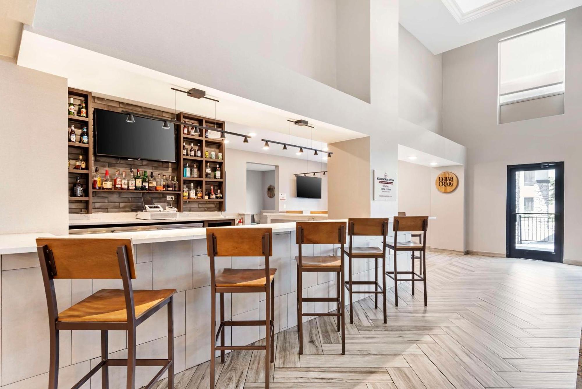 Best Western Plus Bourbonnais Hotel & Suites Exterior foto