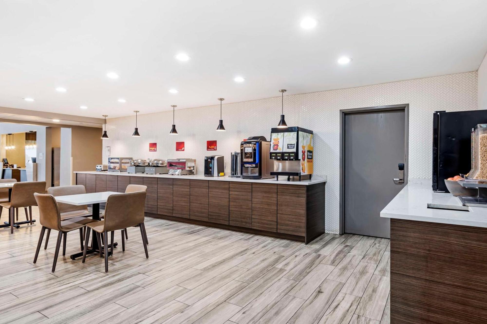 Best Western Plus Bourbonnais Hotel & Suites Exterior foto