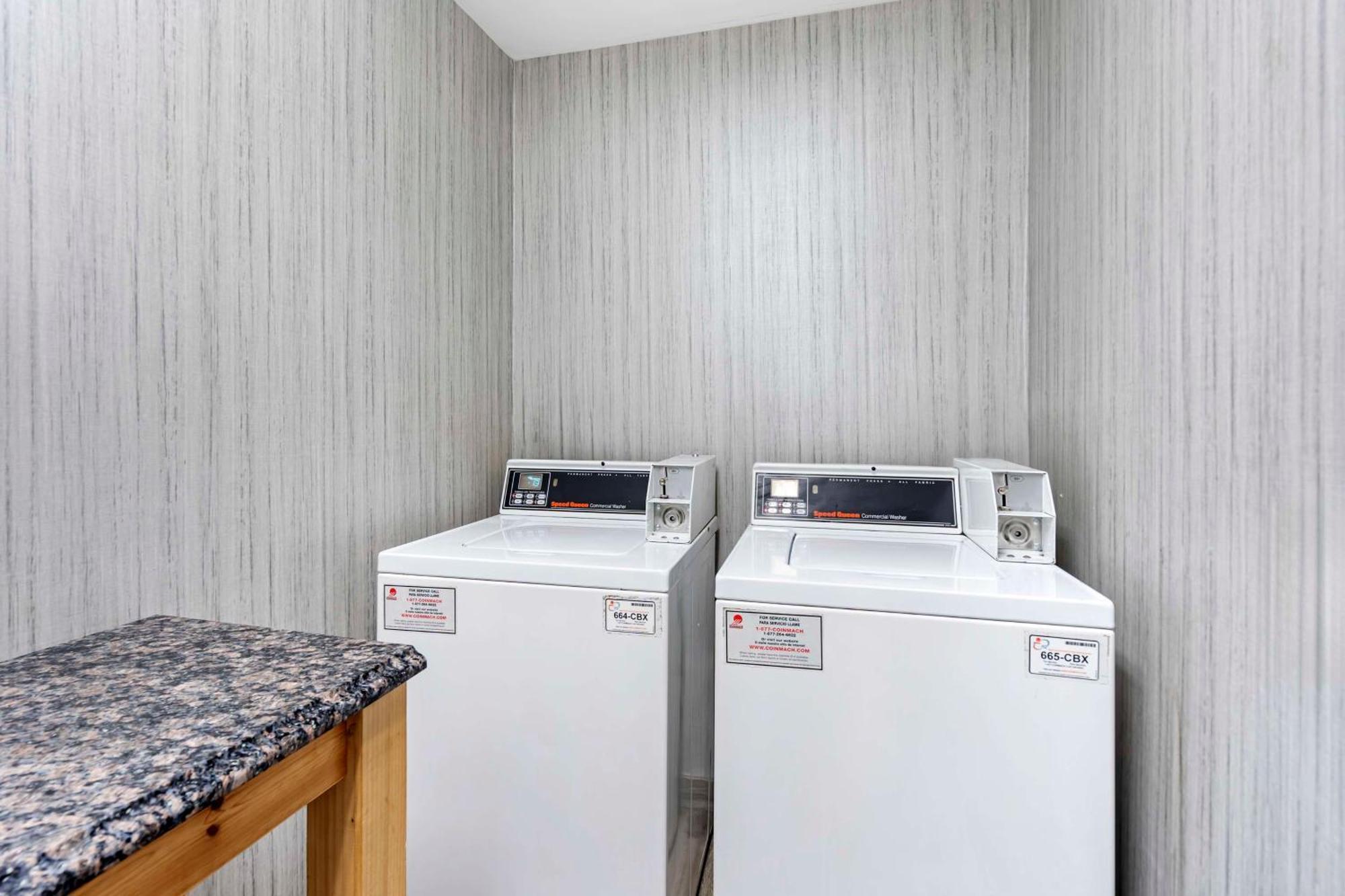 Best Western Plus Bourbonnais Hotel & Suites Exterior foto