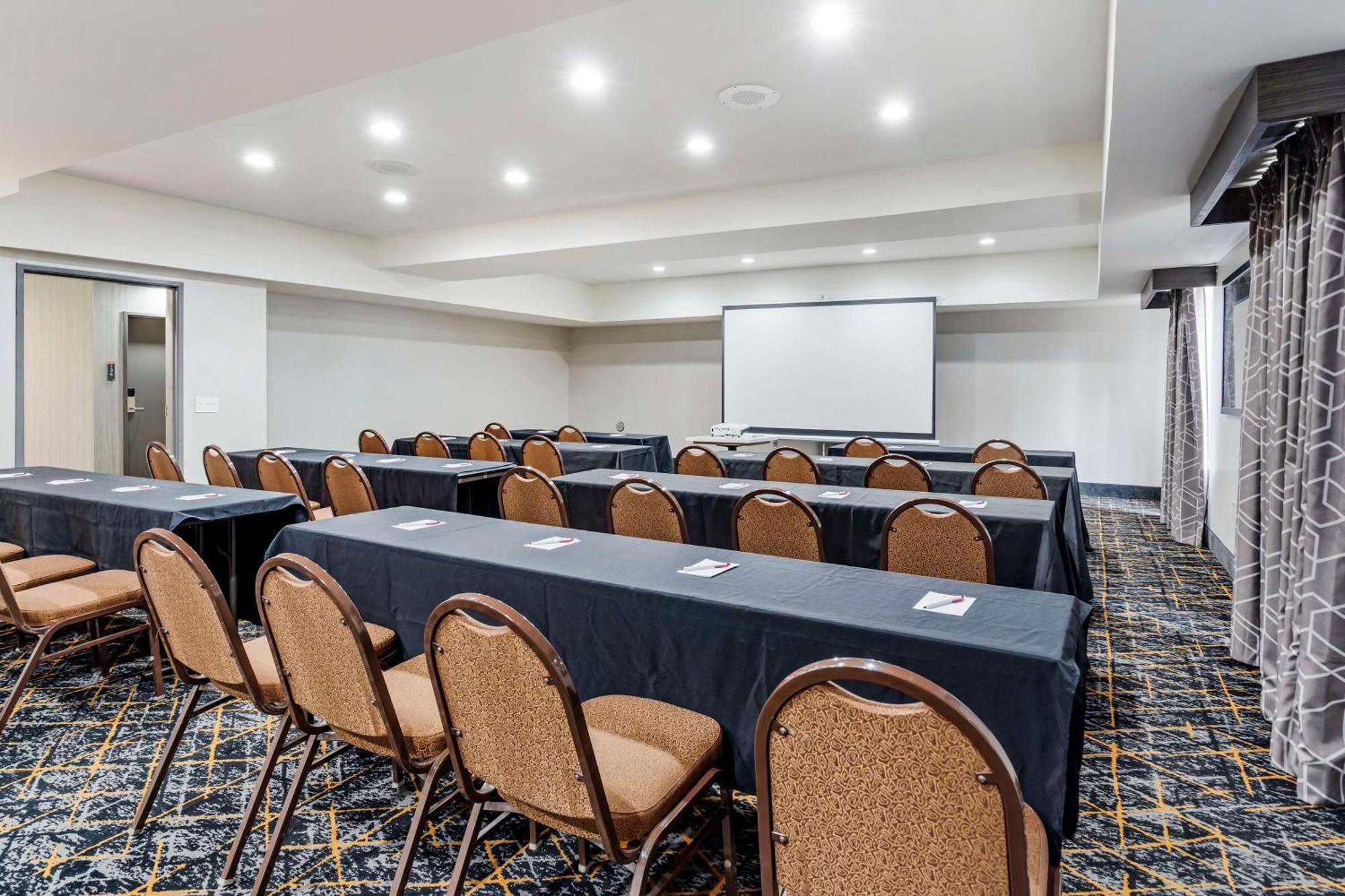 Best Western Plus Bourbonnais Hotel & Suites Exterior foto